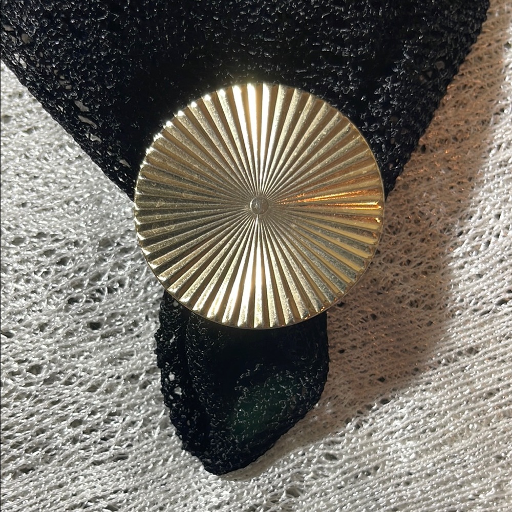 Elegant Vintage Gold Scarf Clip